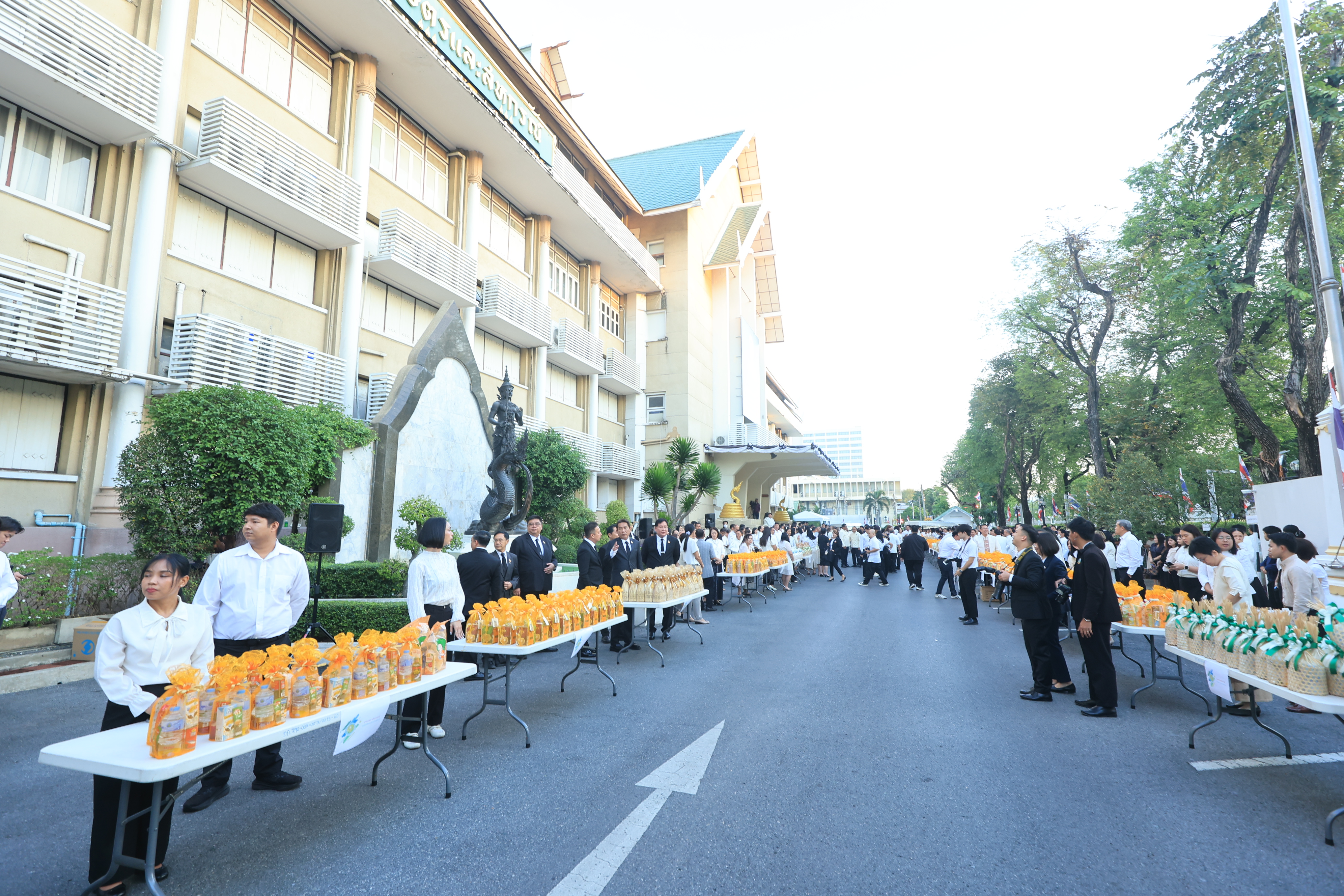 title - ส.ป.ก. ร่วมพิธีทำบุญตักบาตรของกระทรวงเกษตรและสหกรณ์ พร้อมสวัสดีปีใหม่ผู้บริหารกระทรวงเกษตรและสหกรณ์เนื่องในเทศกาลปีใหม่ พุทธศักราช 2569
